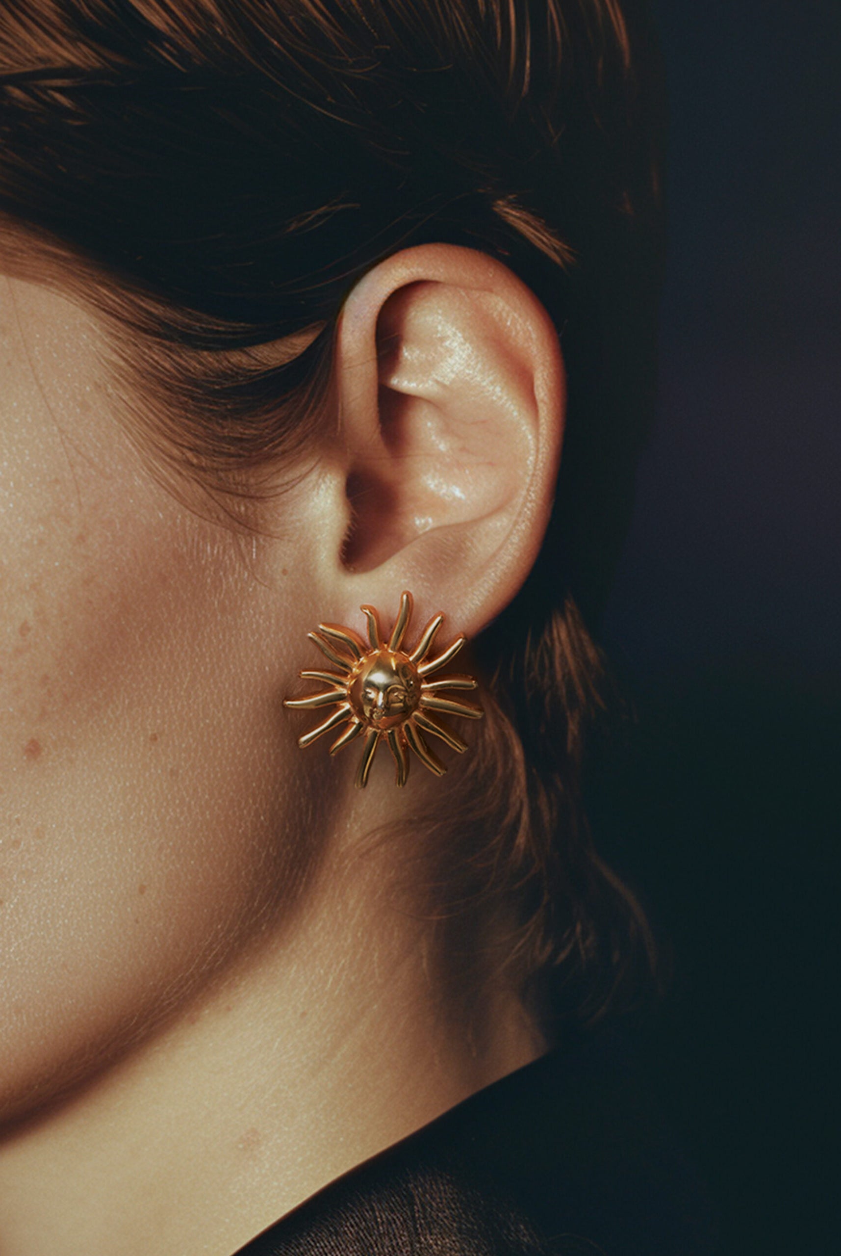 gold earrings