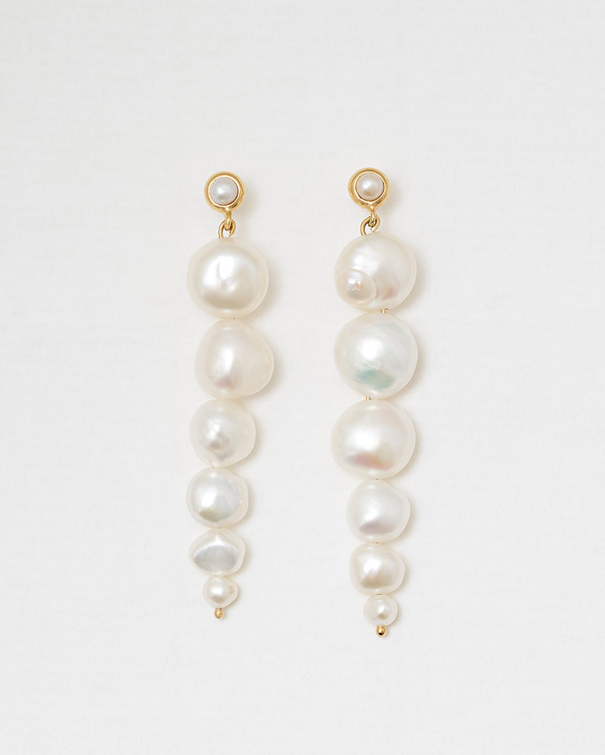 drop_pearl_earrings_gold