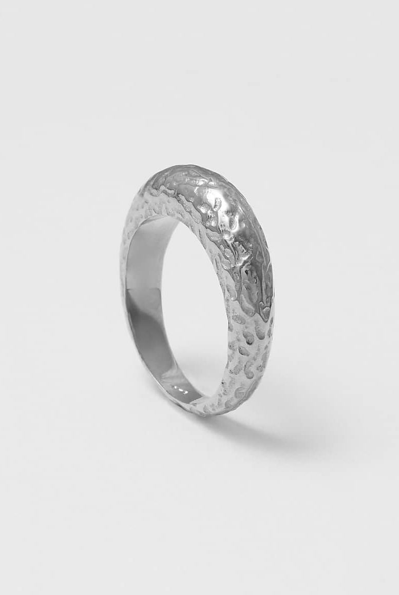 thin_dome_ring_structured_silver