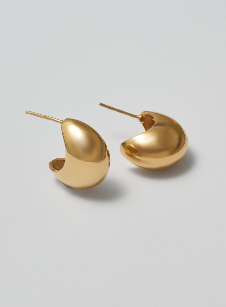 gold earrings