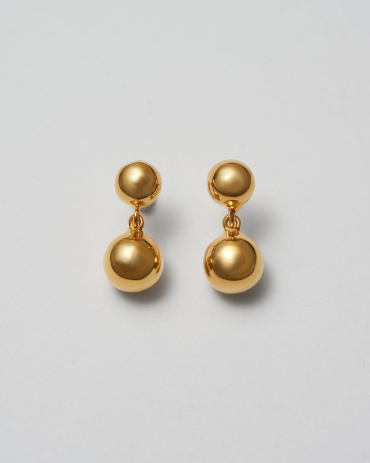 gold earrings