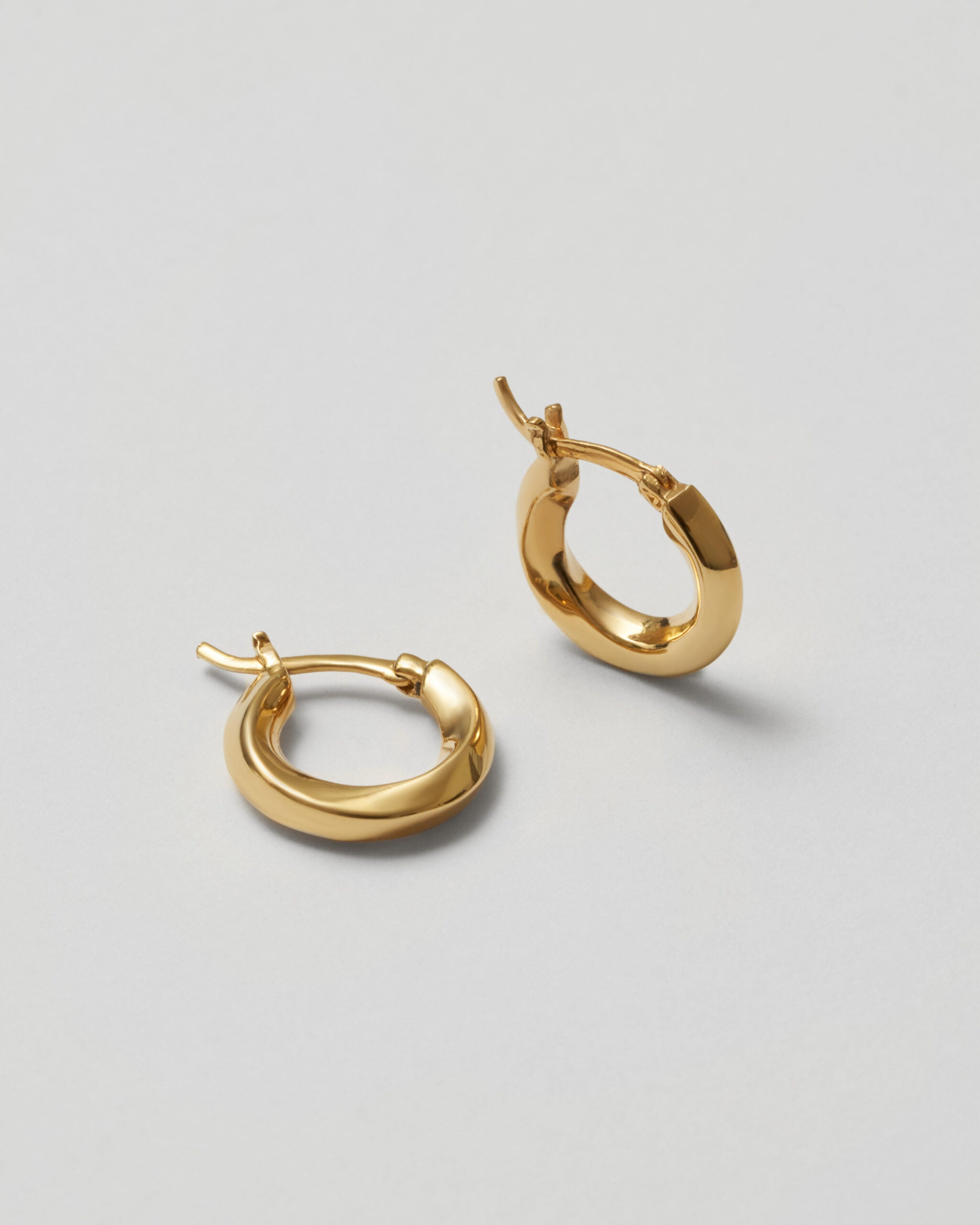 gold earrings