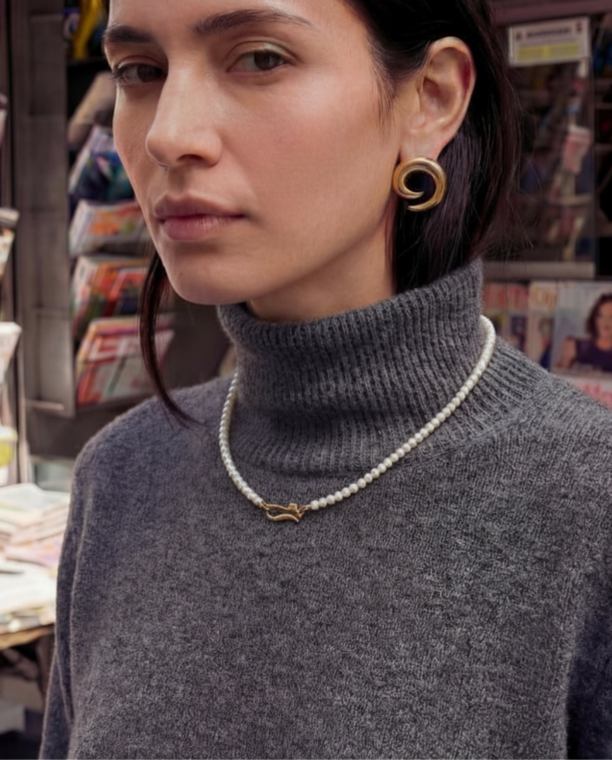 Halo Pearl Necklace Gold