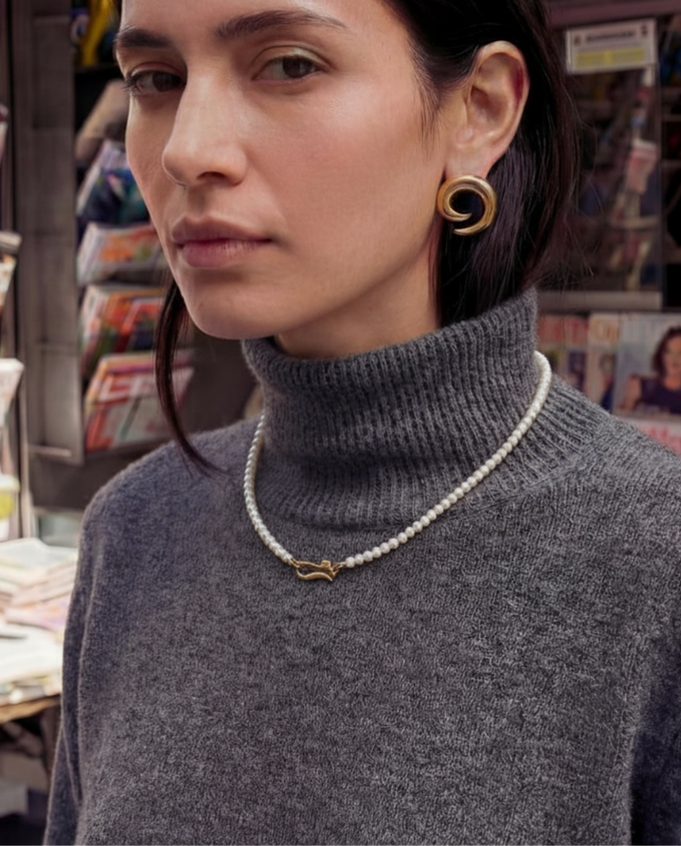Halo Pearl Necklace Gold