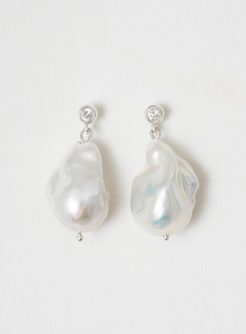 baroque_pearl_earrings_silver