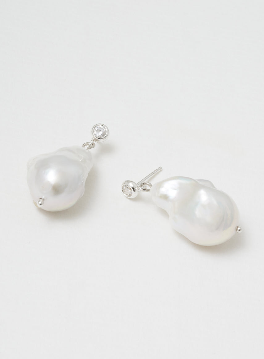 baroque_pearl_earrings_silver_