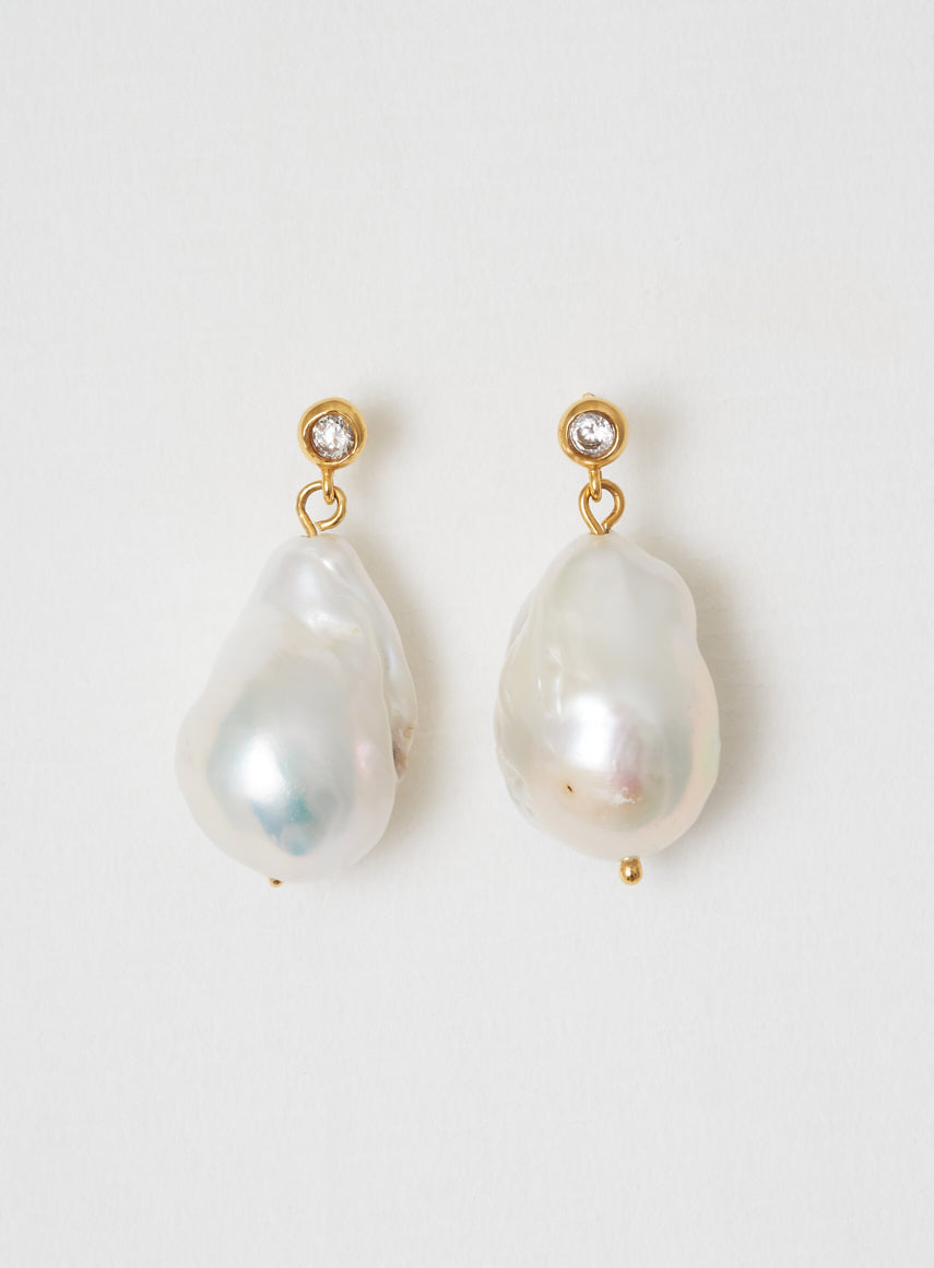 baroque_pearl_earrings
