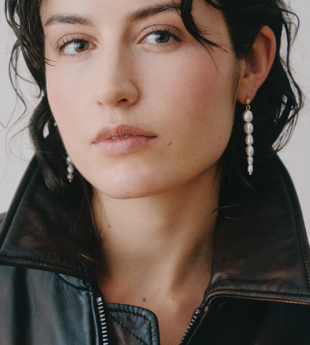 Drop Pearl Earrings Gold